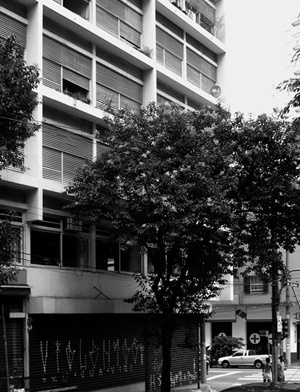 Edifício esquina Augusta com Antonio Carlos, Arq. Franz Heep, Rua Antonio Carlos<br />Foto LEG 