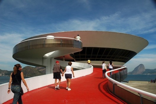 Museu de Arte Moderna, Niteroi. Arquiteto Oscar Niemeyer<br />Foto Frederico Holanda 