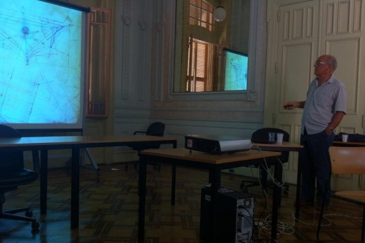 Oficina de Modelos, 10 de fevereiro, manhã, Marcos Acayaba apresentando os projetos<br />Foto Abilio Guerra 