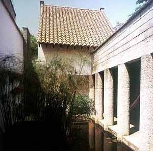 Casa de la Queja, Cali, Colombia. Arquiteto Benjamin Barney-Caldas