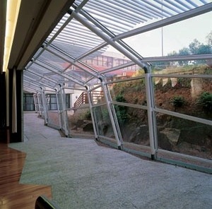 Auditório UniRitter, Porto Alegre, 2000. Arquitetos Cláudio Araújo, Daniel Pitta Fischmann, Marcel Gregory Trescastro, André Luís Pereira Nunes, Lourenço Carlos Henrique Neves e Rodrigo Conceição<br />Foto divulgação 