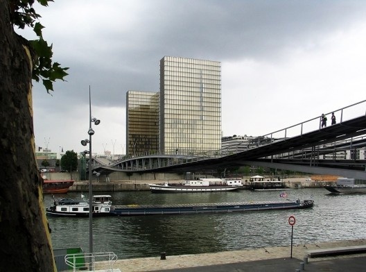 Biblioteca Nacional da França, Paris, realização da ZAC Paris Rive Gauche. Arquiteto Dominique Perrault<br />Foto Abilio Guerra 