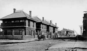 Habitações ferroviárias na Bahía Blanca, província de Buenos Aires <br />Postal Pló  [Arquivo CEDODAL]