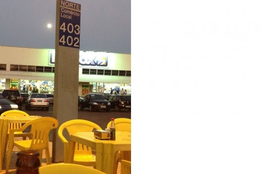 Uma esquina em Brasília<br />Foto Eduardo Pierrotti Rossetti 