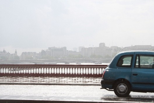 Ponte de Londres - Série “Sobreposições” de fotografia, que busca expor diferentes escalas de arquitetura se sobrepondo e formando um cotidiano múltiplo e difuso<br />Foto Lutero Proscholdt 