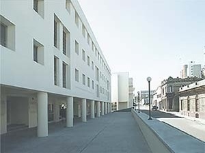 Mariano Arana, Complexo Habitacional Cuareim (reciclagem de edifícios e instalações da antiga fábrica de cervejas), Montevideo<br />Foto Fábio Araújo e Marcelo Svartman 
