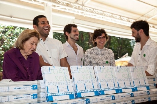 Emiliana Romano Santos, Felipe Rodrigues, Caio Romano Guerra, Victoria Braga e Caio Sens<br />Foto Fabia Mercadante 