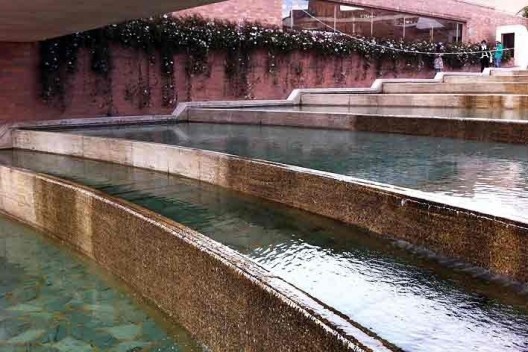 Biblioteca Virgilio Barco, Bogotá. Arquitecto Rogelio Salmona<br />Foto Abilio Guerra 