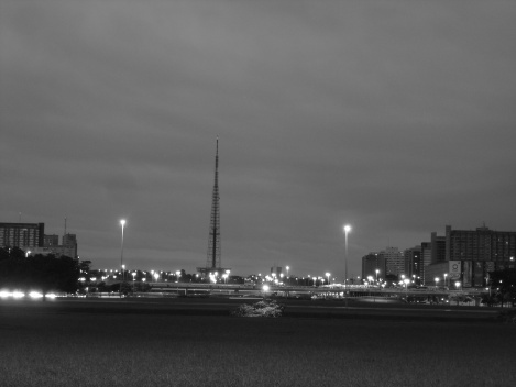 Torre de TV e em primeiro plano a Plataforma Rodoviária<br />Foto Eduardo Pierrotti Rossetti 