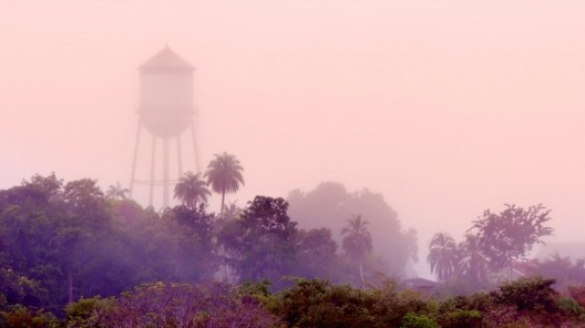 “Fordlandia”, vídeo-instalação de Melanie Smith, 2014<br />Foto Julien Devaux  [Exposição “Utopia/Dystopia”, MAAT – Museum of Art, Architecture and Technology, Lisboa, 20]