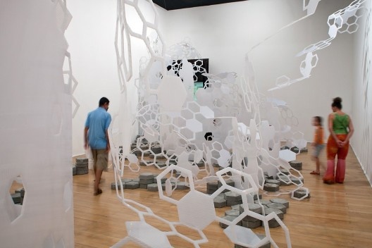 Instalação “Bastidor”, de Ana Holck, na SP-Arte 2011<br />Imagem divulgação 