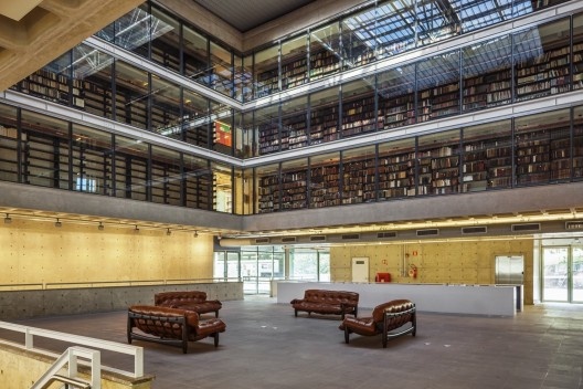 Biblioteca Brasiliana Guita e José Mindlin, São Paulo. Arquitetos Eduardo de Almeida e Rodrigo Loeb<br />Foto Nelson Kon 
