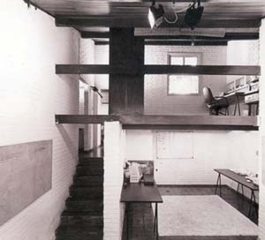 Residência J. B. Vilanova Artigas, 1942.<br />Foto Nelson Kon.  [ARTIGAS, João Batista Vilanova. Vilanova Artigas: arquitetos brasileiros]