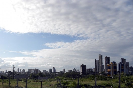 Verticalização em João Pessoa PB<br />Foto Zelma Brito  [Creative Commons]