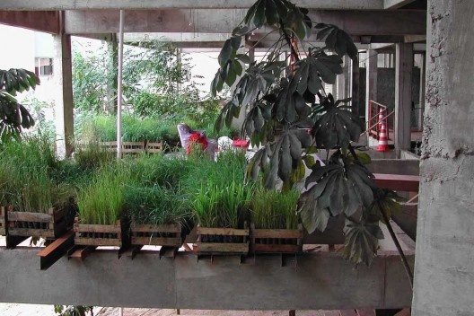 “Amnésias Topográficas”, instalação teatral, Belo Horizonte, 2004-2005. Arquitetos Carlos Teixeira e Louize Ganz