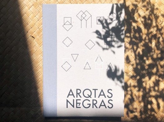 Capa do livro <i>Arquitetas Negras</i>, organizado por Gabriela de Matos<br />Foto Mariana de Matos, 2019 