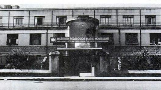 Creche Marina Crespi, foto da época da construção [BLAY, Eva (1985), p. 270.]