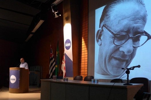 Abilio Guerra apresenta homenagem a Rino Levi, Encontro Núcleo Docomomo-SP 2015<br />Foto André Marques 