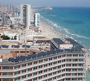 Instalação solar térmica, Hotel Entremares, La Manga del Menor, Espanha [ARGEM – Agencia de Gestión de Energía de la Región de Murcia]