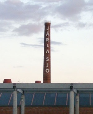Chaminé preservada como um símbolo da forte identidade do distrito Järla Sjö [Adilson C. Macedo]