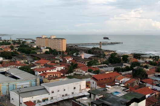 Vista de área urbanizada de Fortaleza CE<br />Foto Lyssuel Calvet  [Wikimedia Commons]