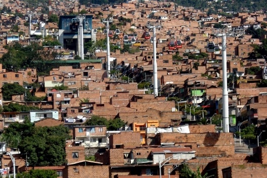 Teleférico dentro do bairro<br />Foto Noemi Zein Teles 