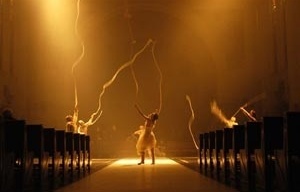Montagem de O Paraíso Perdido em Belo Horizonte, durante o Festival Internacional de Teatro Palco e Rua – FIT [www.casadafoto.art.br]