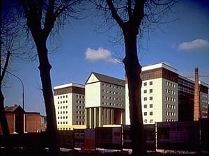 Centro Direzionale em Perugia, Itália, Aldo Rossi [The Pritzker Architecture Prize]