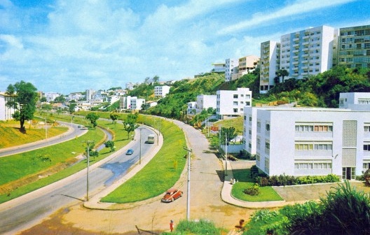 Avenida Centenário, primeiro trecho foi inaugurado em 1949, arquiteto Diógenes Rebouças [Arquivo Histórico Municipal de Salvador / Fundação Gregório de Matos]