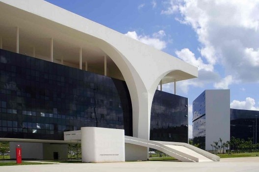 Cidade Administrativa Tancredo Neves, Belo Horizonte. Arquiteto Oscar Niemeyer<br />Foto Abilio Guerra 