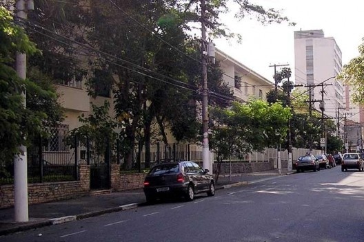 Conjunto residencial da Hípica, Pinheiros, São Paulo<br />Foto Abilio Guerra 