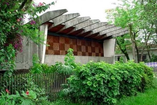 Residência Ayrton Araújo, Curitiba, 1965. Arquitetos Luiz Forte Netto, José Maria Gandolfi e Roberto Luis Gandolfi<br />Foto divulgação 