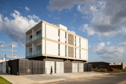 Casas + Edifício Misto MBV2