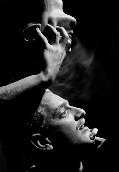 Experiência surrealista com colegas da Poli. São Paulo/SP, 1947 <br />Foto Thomaz Farkas  [Acervo Instituto Moreira Salles]