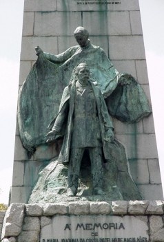 Estátua de Benjamin Constant e a alegoria da Pátria<br />Foto Valéria Salgueiro 