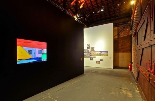 Território de Contato, módulo 1, Cao Guimarães e Brasil Arquitetura. Curadoria Marta Bogéa e Abilio Guerra<br />Foto Juan Guerra 