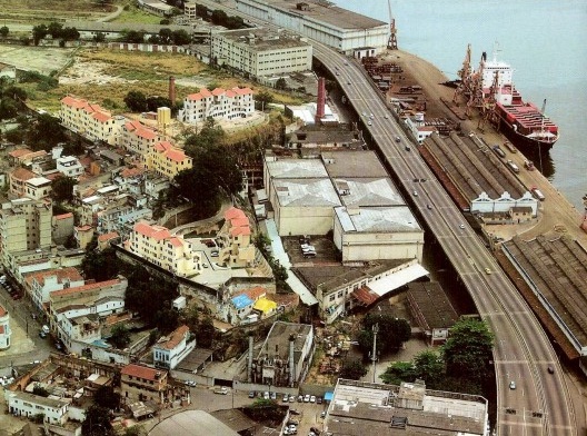 Moradas da Saúde, situação urbana, Rio de Janeiro, 1996. Arquitetos Demetre Anastassakis e Cláudia Mello<br />Foto divulgação 