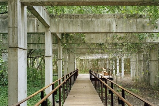 Parque da Juventude, projeto de Rosa Kliass. Exposição “Razão e Ambiente”<br />Foto Nelson Kon 