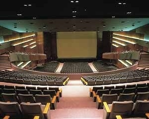 Vista da platéia e palco re-configurados <br />Foto Racional Engenharia 