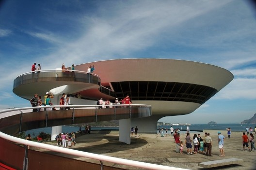 Museu de Arte Moderna, Niteroi. Arquiteto Oscar Niemeyer<br />Foto Frederico Holanda 