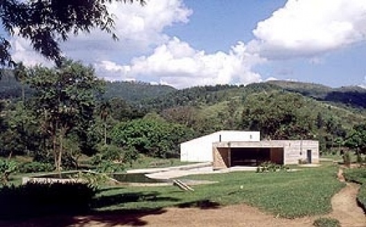 Casa em Cabreúva, Paulo Mendes da Rocha<br />Foto Nelson Kon 