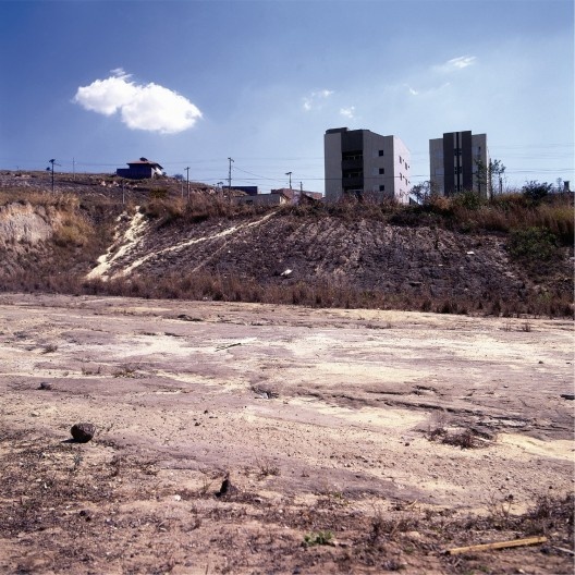 Ensaio <i>Em obras</i><br />Foto Carlos Teixeira  [<i>Em obras: história do vazio em Belo Horizonte</i>, p. 11]
