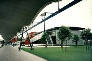 Parque La Villette, Paris, França. Arquiteto Bernard Tschumi<br />Foto A. Guerra 