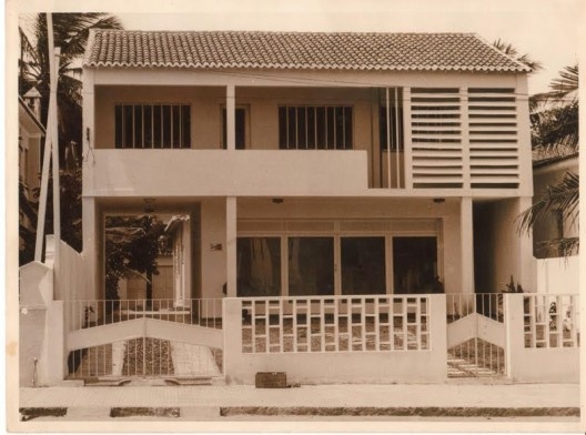 Projeto de Arialdo Pinho, 1955. Residência Paulo Sobral. Elementos que formam o repertório da arquitetura moderna. Rua Mossoró, 510, Tirol<br />Foto divulgação, 1956  [Acervo família Sobral]