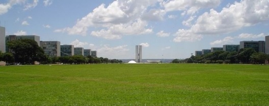 Imagem 19. Congresso visto da rodoviária<br />Foto Francisco Lauande 
