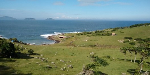 Vale da Utopia, entre Praia de Cima da Pinheira e Guarda do Embaú<br />Foto Marcelo Chemin, 2016 