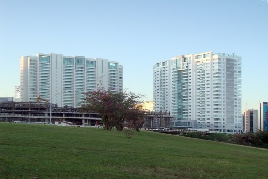 Setor Hoteleiro: moradias disfarçadas em apart hotéis – uma agração à escala gregária <br />Foto Eliel Américo 