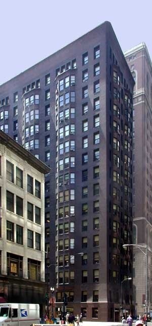 Ala norte do Monadnock Building, na esquina de Dearborn Street e Jackson Boulevard.  [Graham, Anderson, Probst and White <www.gapw.com>]