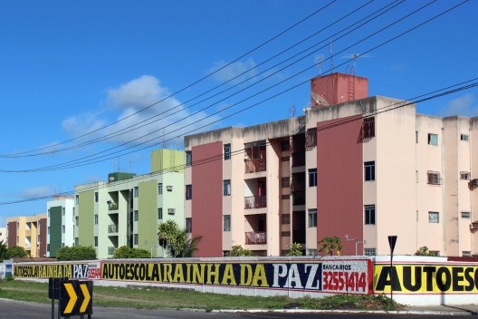 Urbanizações fechadas: muros e guaritas impedem a integração urbana e social<br />Roberto Ghione  [divulgação]