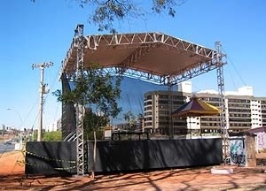 Estrutura temporária de evento realizado na borda da superquadra 312 Norte